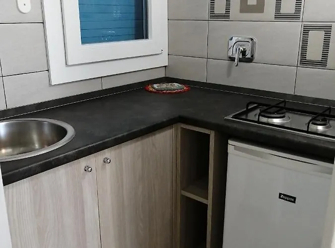 Villaggio Turistico La Vesca 3*